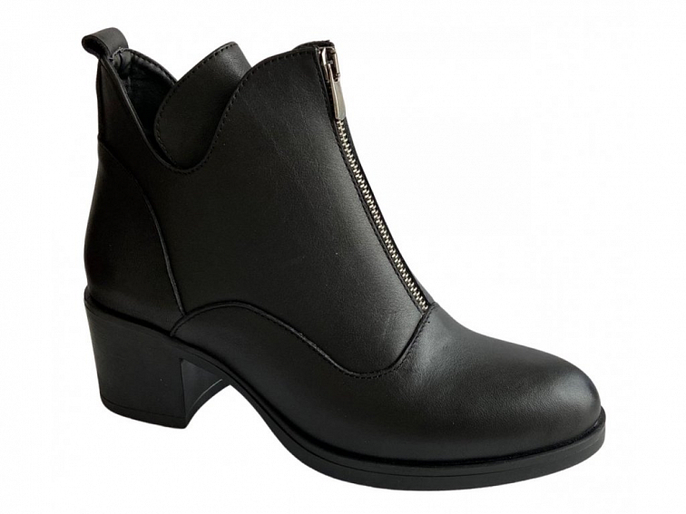 Kotníková klasická dámská kožená bota vhodná do zimy. Je elegantní a z odolné kůže.